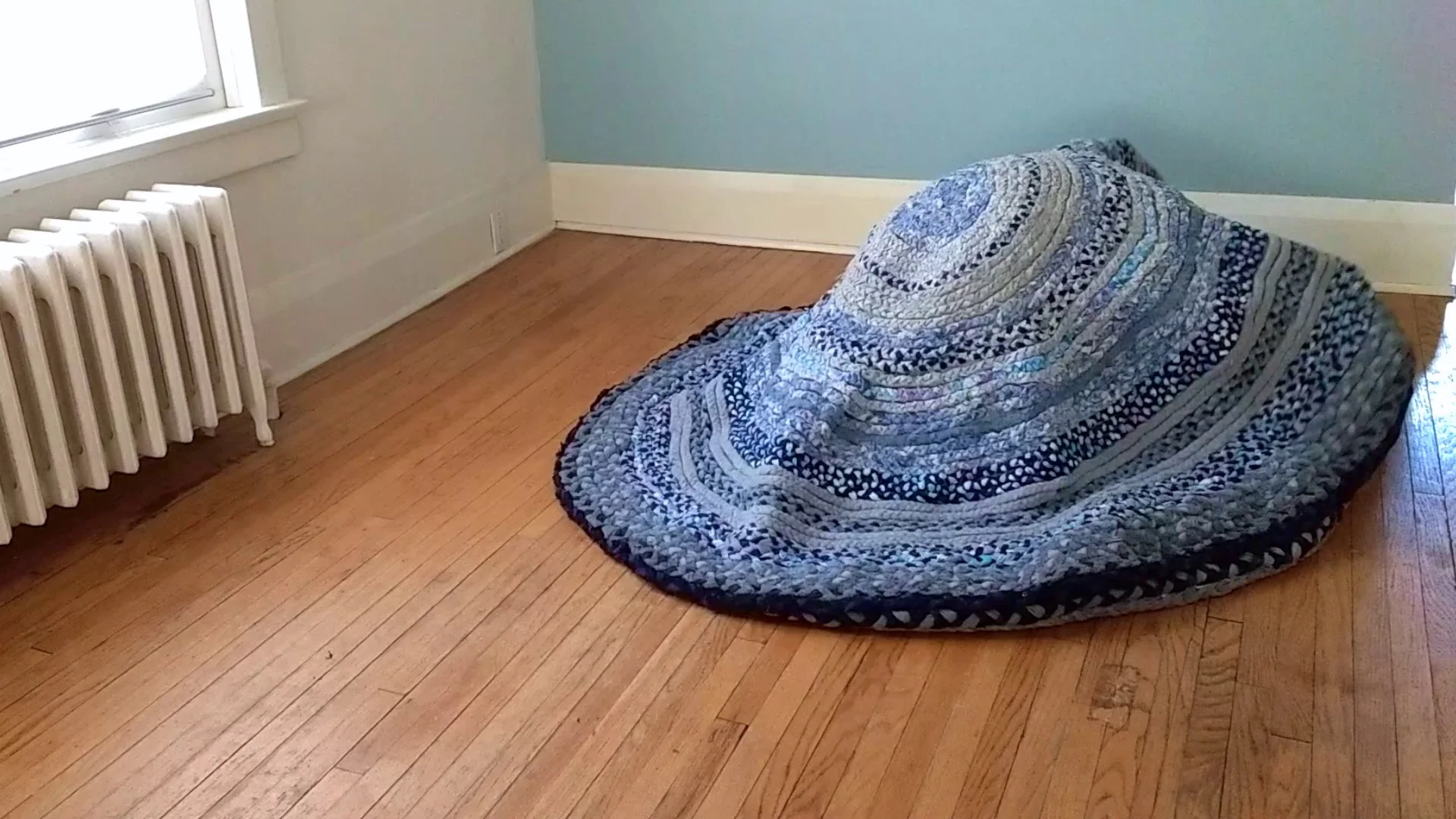 Grey Aphid Body Rug, Performance