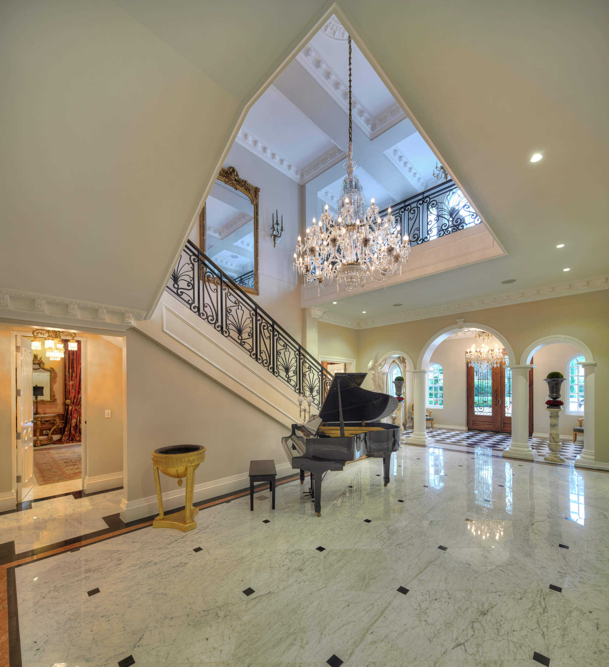 MBA state award winning project for Horizon Habitats on Sydney’s Northern Beaches – New Orleans style mansion featuring Dynalite Home Automation.