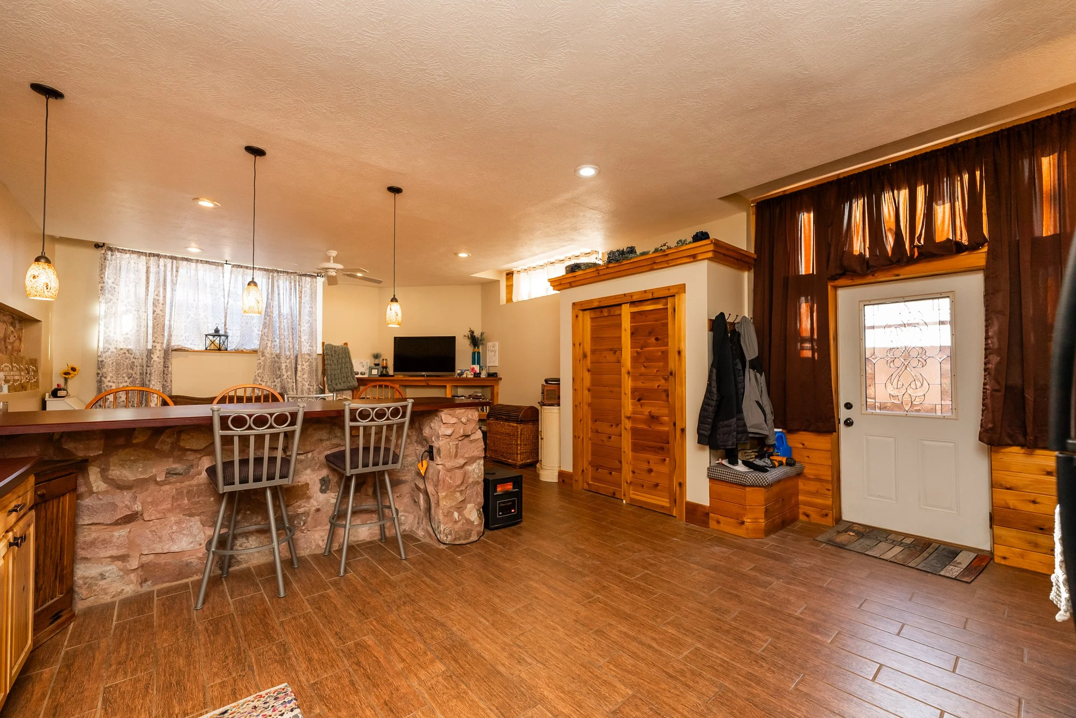 101 N Main Hartford Apartment 12.jpg