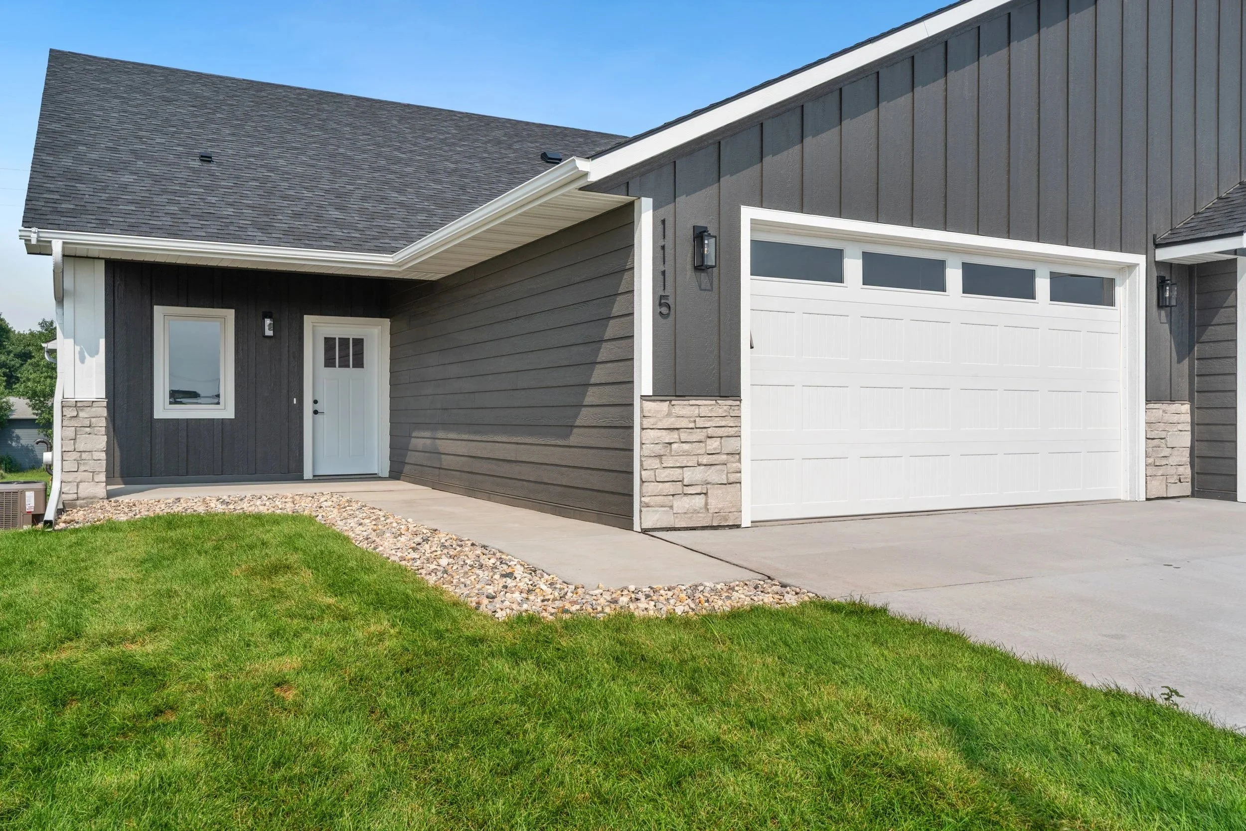 1115 S Foss Ave, Sioux Falls