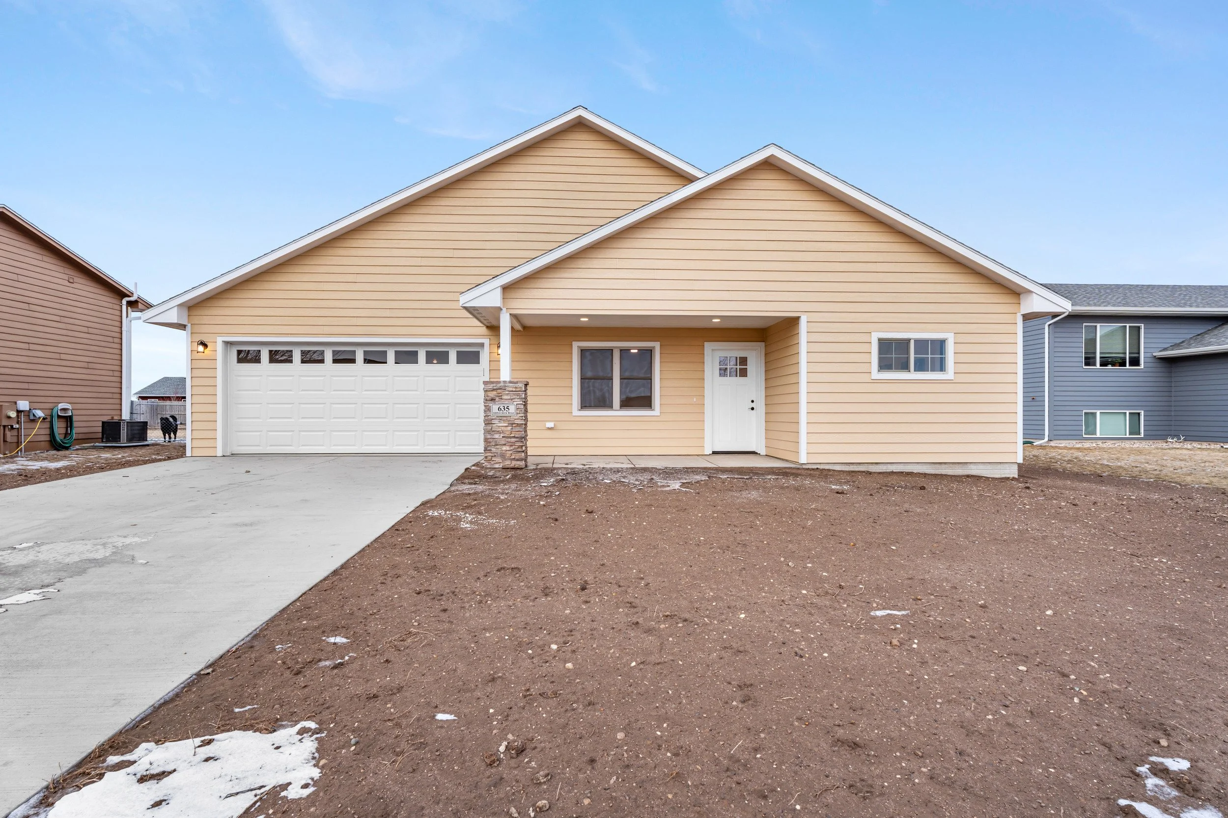 635 Apple Creek Rd, Parker, SD