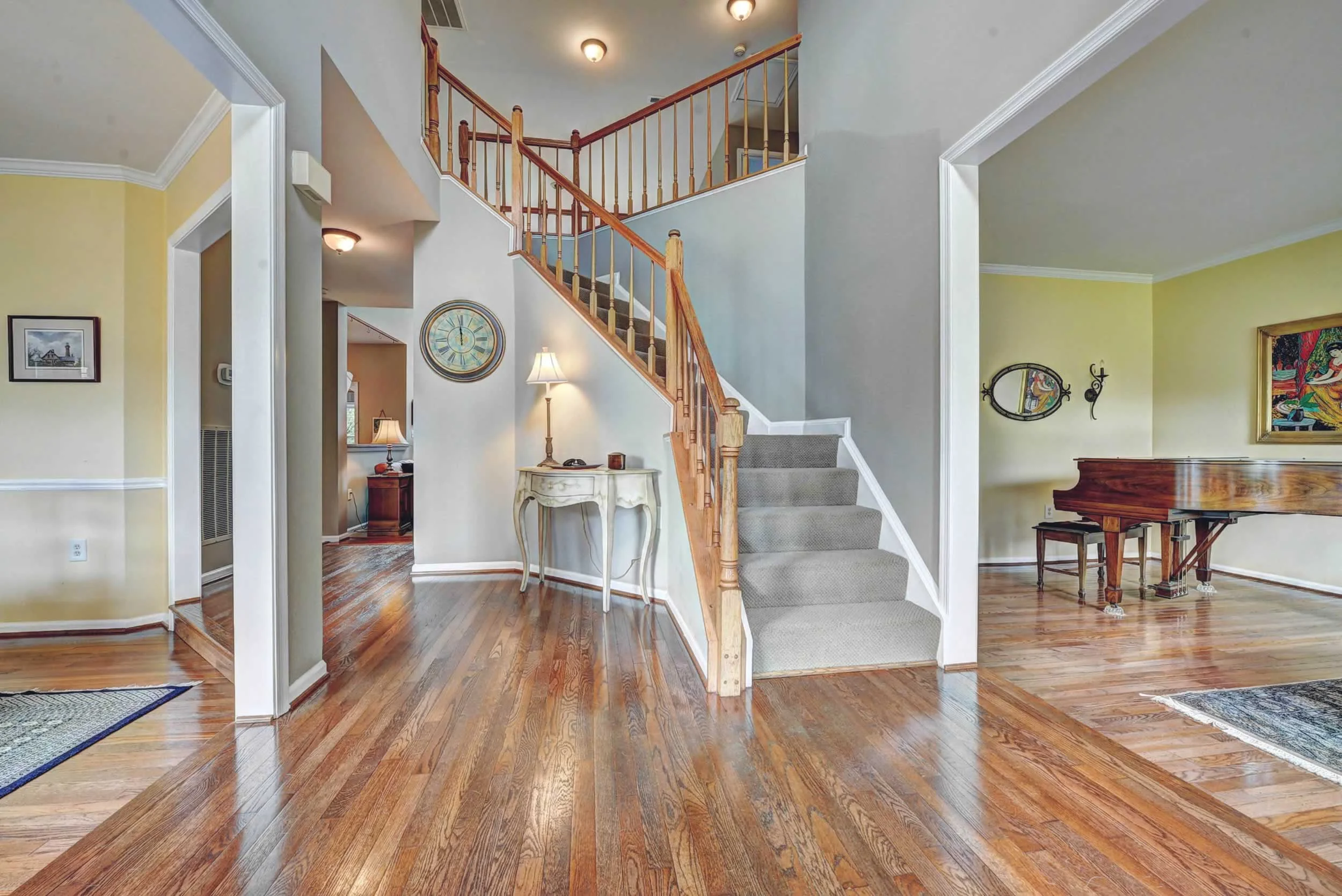 FOYER.jpg