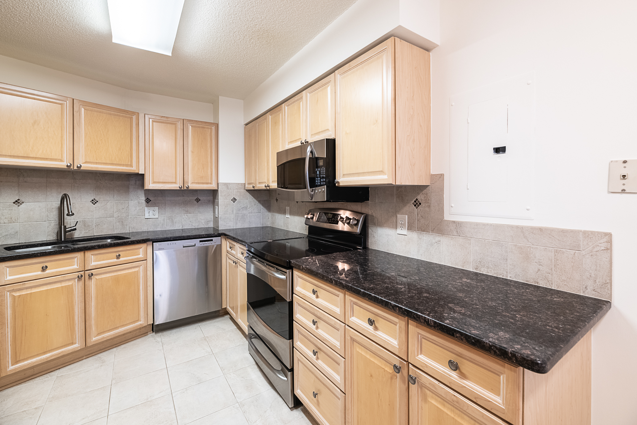 Lansdowne Woods Condo For Sale — The JS Realty Team