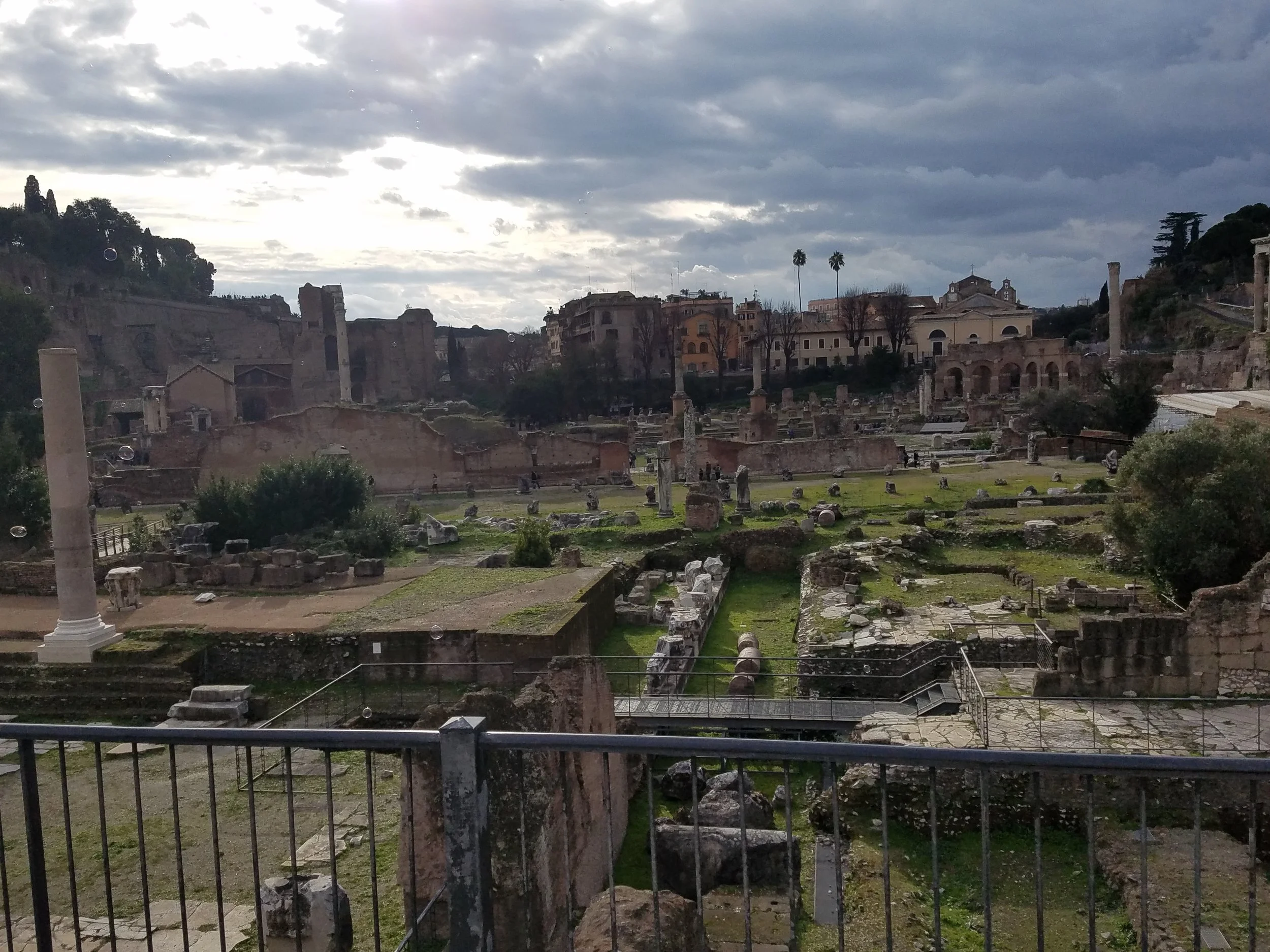 Roman Forum 1.jpg