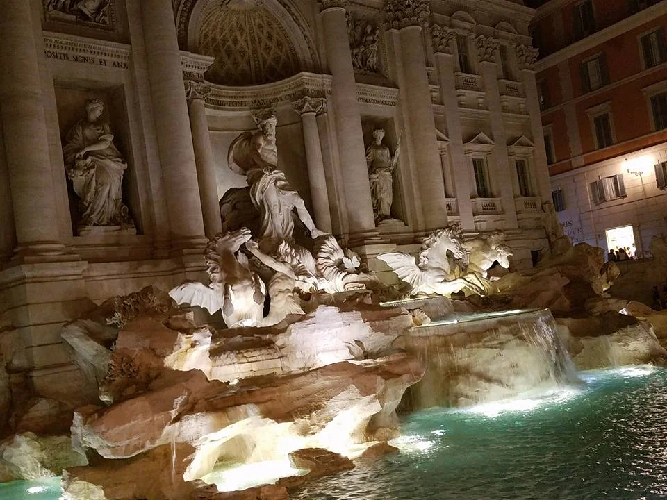 Trevi Fountain 1.jpg