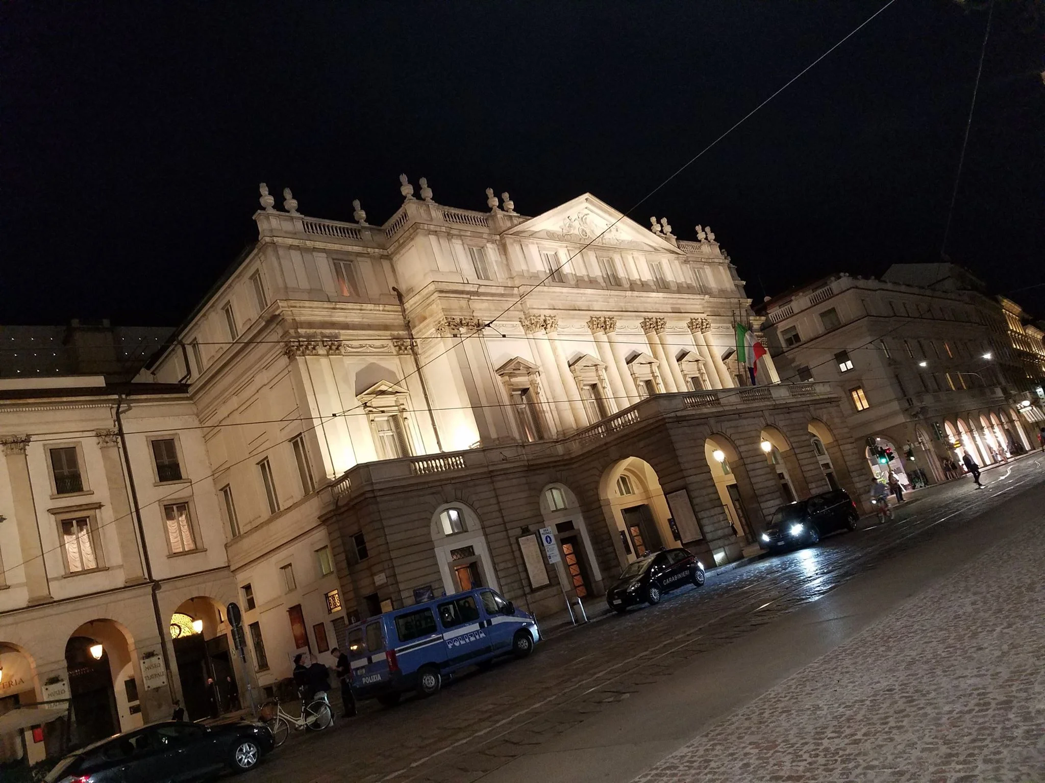 La Scala Milan 2.jpg