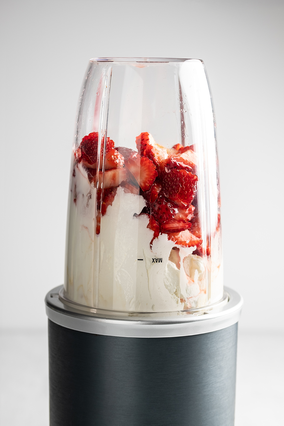 JodiLoves-Stawberry-Yogurt-Parfait-Dessert-blender-before.jpg