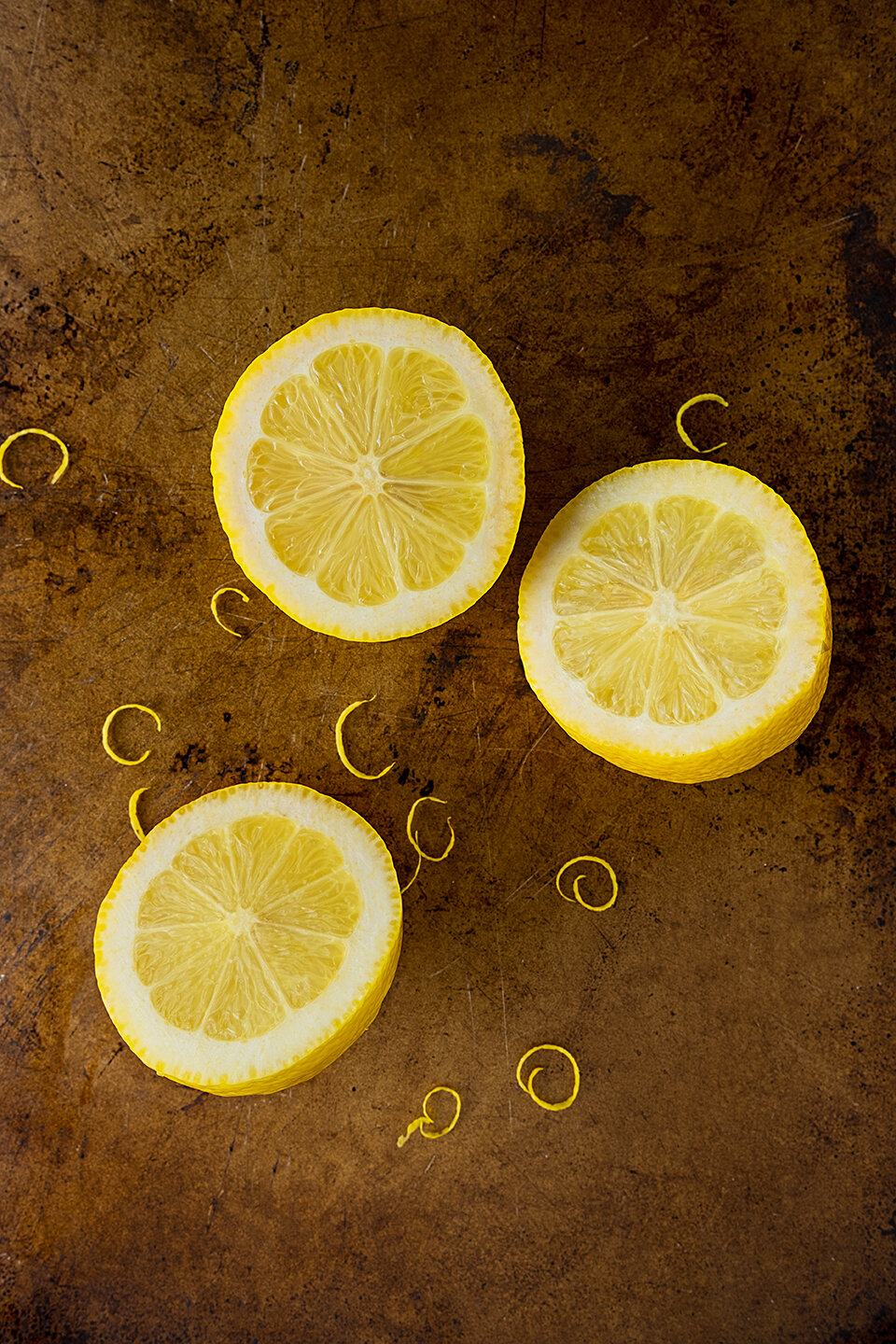 JodiLoves_Autumn_Apple_Salad_Ingredients_Lemon.jpg