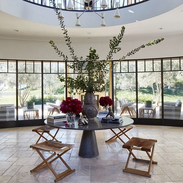 Interior Inspo || Entryway of dreams.

Image via: @archdigest 
@kourtneykardash .
.
.
.
#tuscan #luxury #interiordesign #interiorstyling #earthy #dreambig #warmth #lightandairy #dreamy #textural