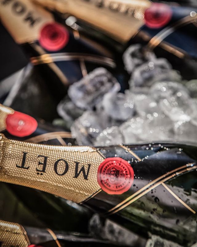 Happy weekend lovers...Moet for celebration Saturday.
.
.
.
.
.
#hampers #flowers #champagne #byronbay #celebrate #gifts