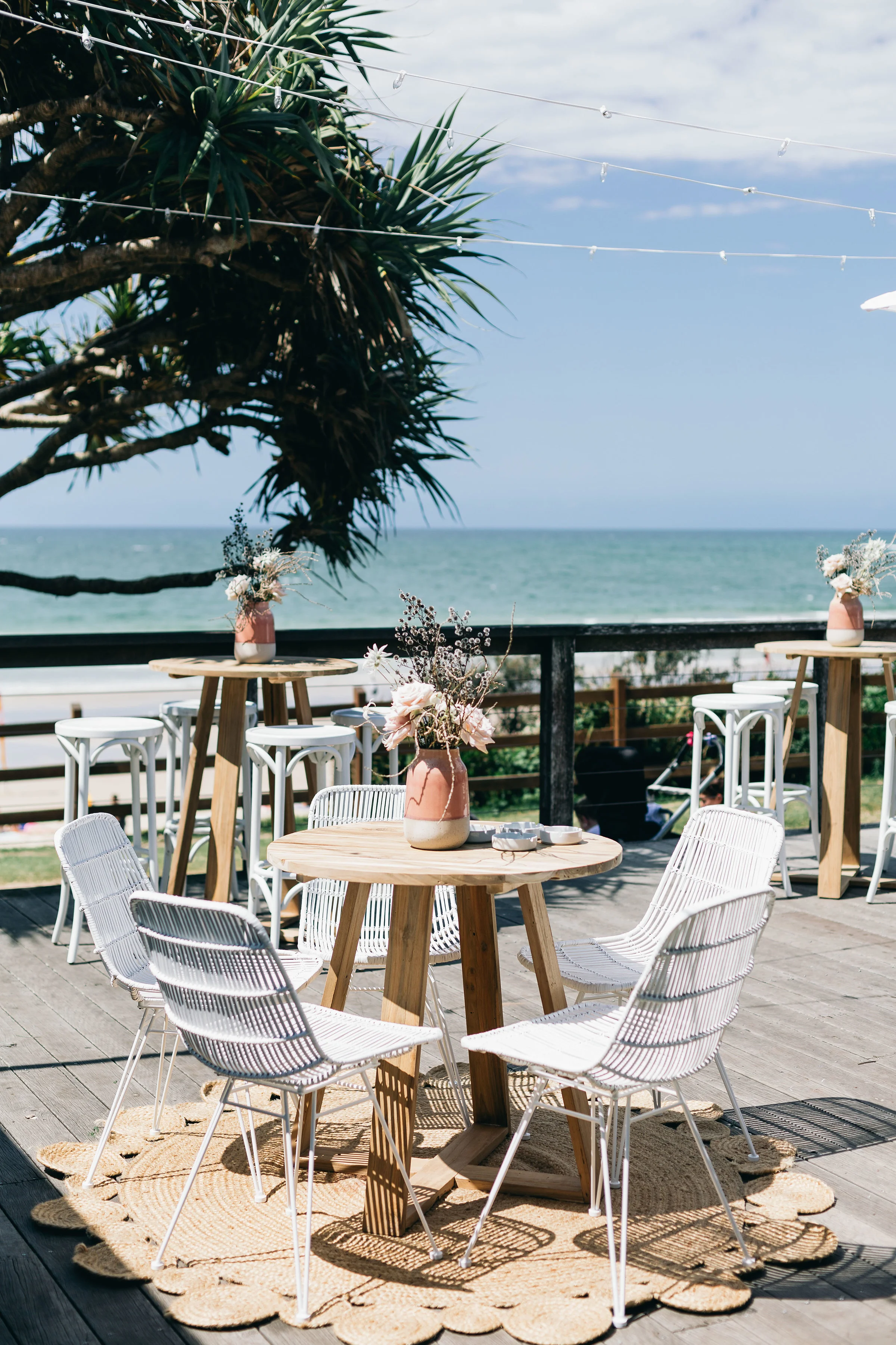 Round Cocktail Tables