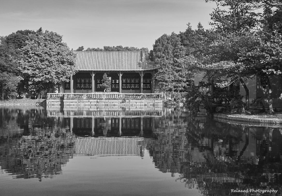 Structures-BW 7.jpg