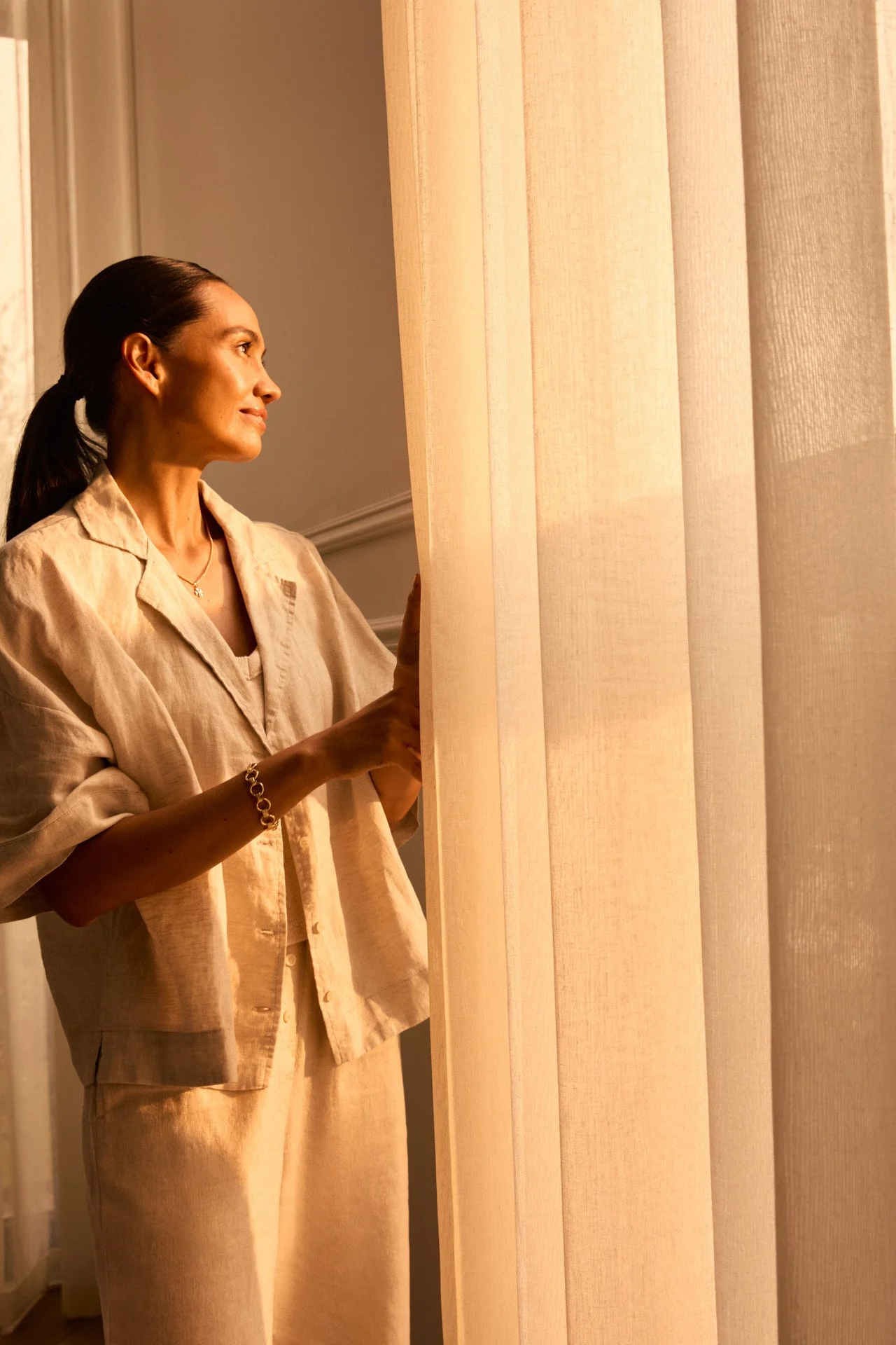 1067_LF26_LOUNGE_CURTAINS_DETAIL.jpg
