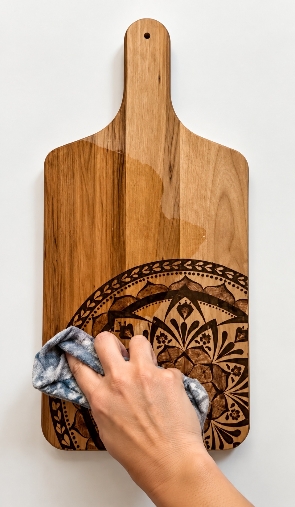 adding-oil-to-wood-cutting-board.png