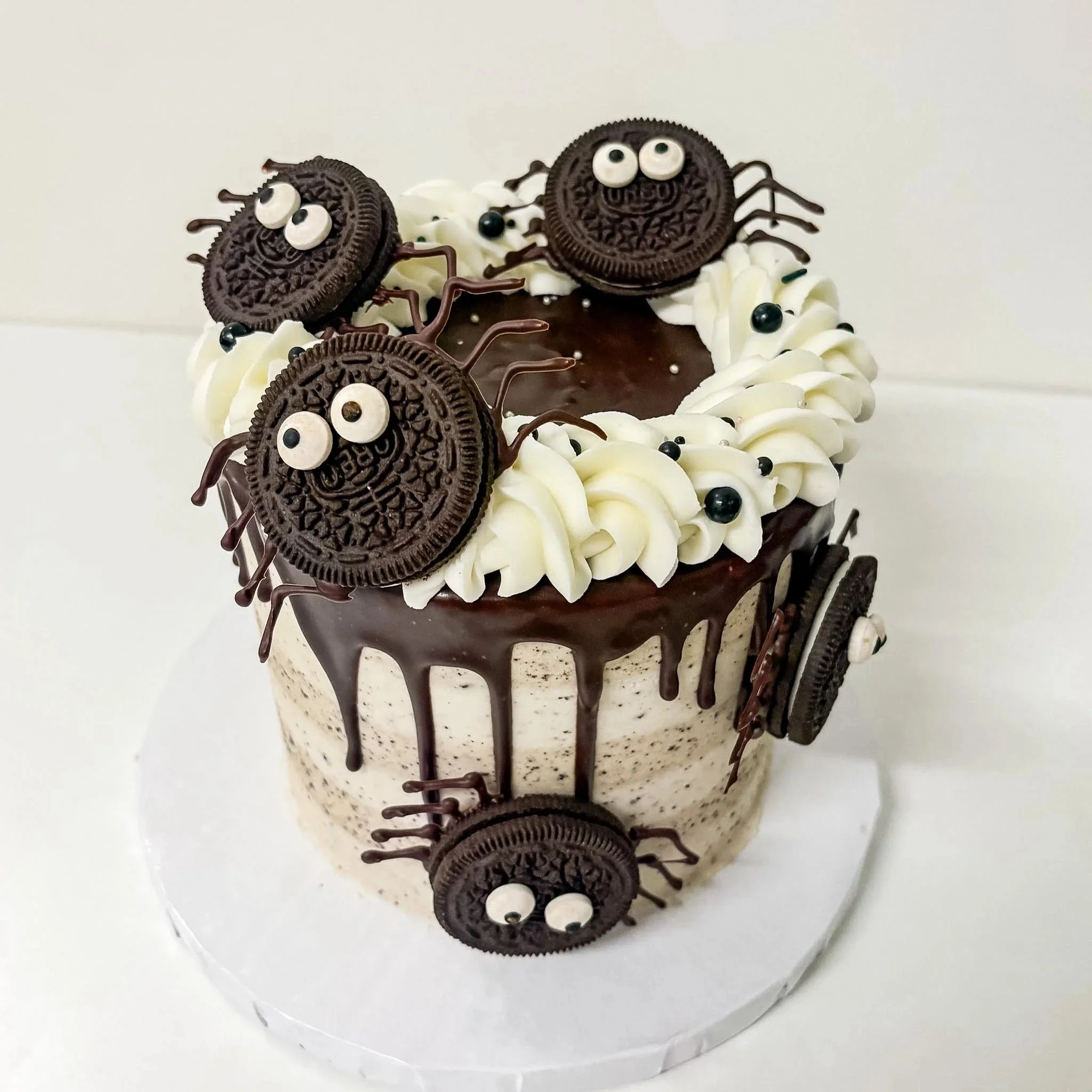 Spider Cookies & Creepy Cake