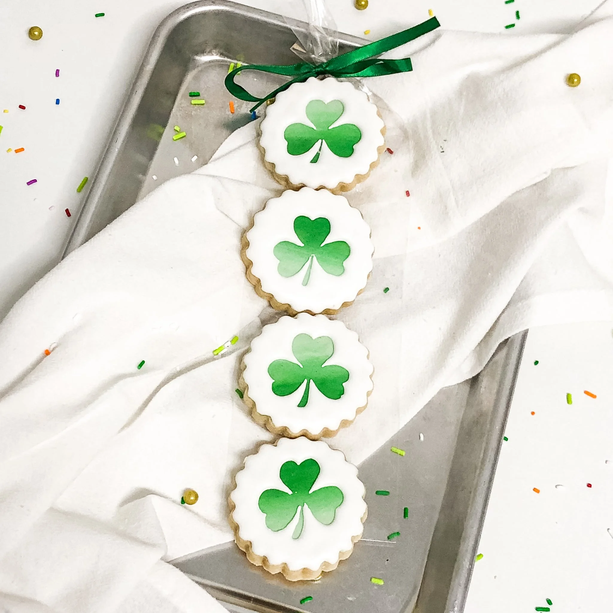 Mini Sleeve - Clover Luck