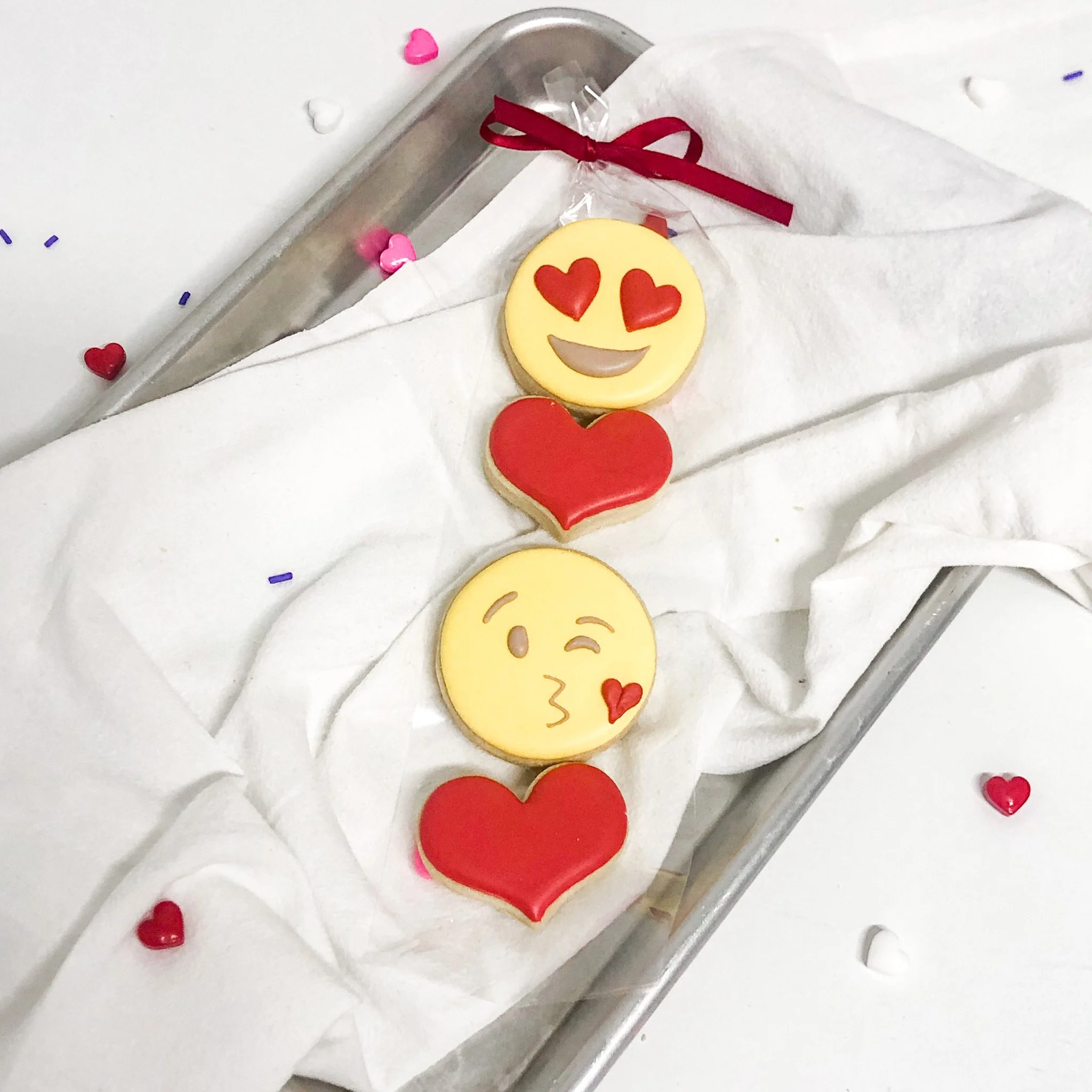 Mini Sleeve - Emoji Love
