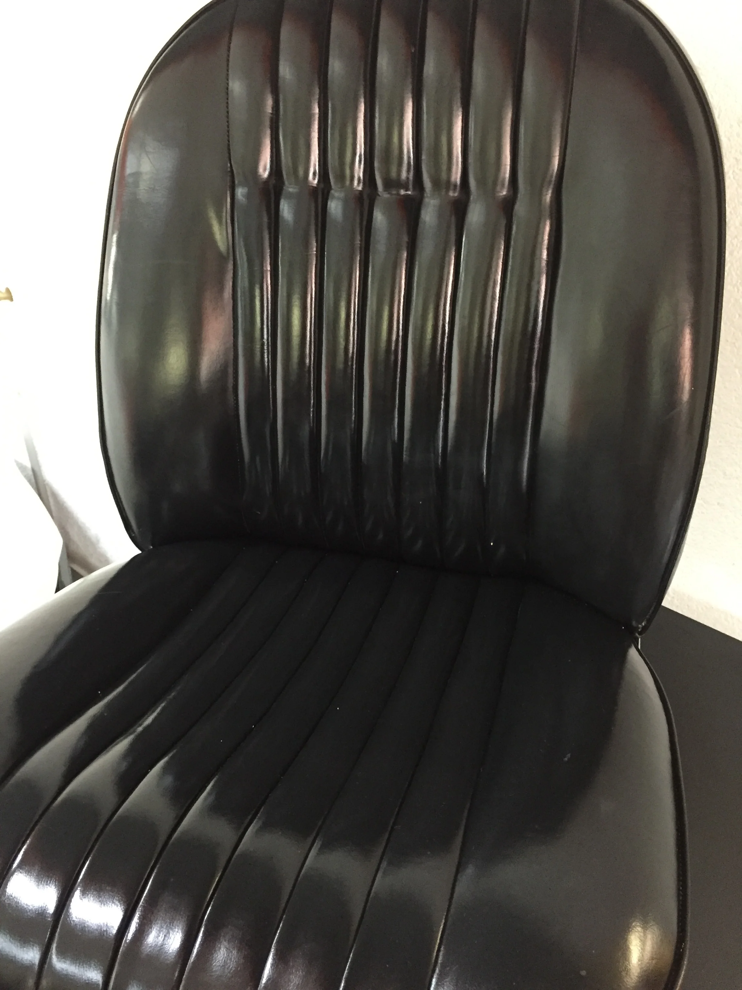 Oldtimer Sitz neu aufgepolstert