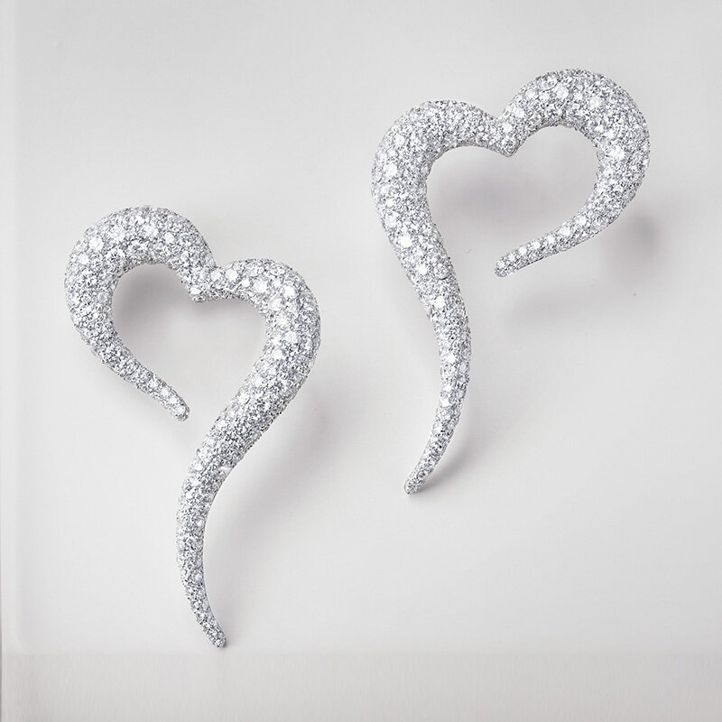 18K White Gold Heart Shaped Diamond Stud Earrings — VANLELES