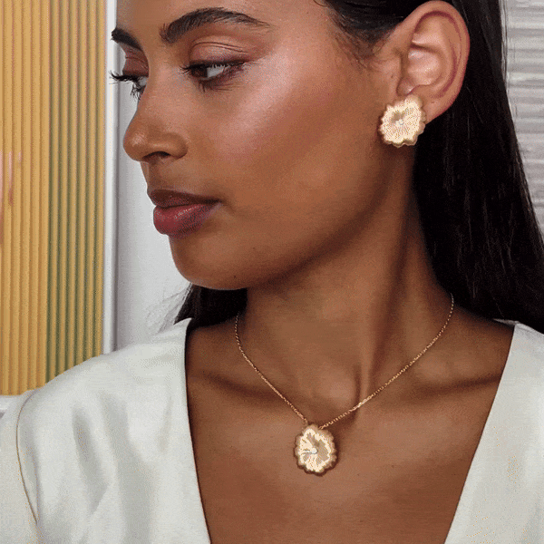 VANLELES Fleur de Sable Mini Earrings and Pendant Rose Gold.gif