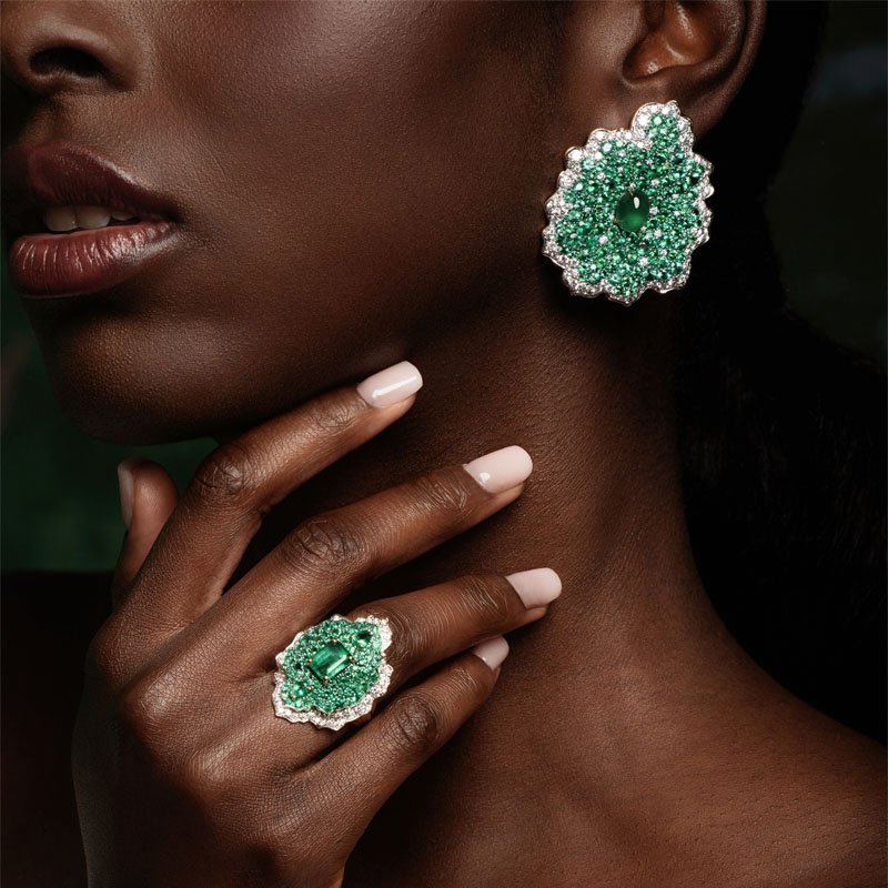 VANLELES-Fleur de Sable-18 karat-diamonds-emeralds-ring-earrings-model.jpg