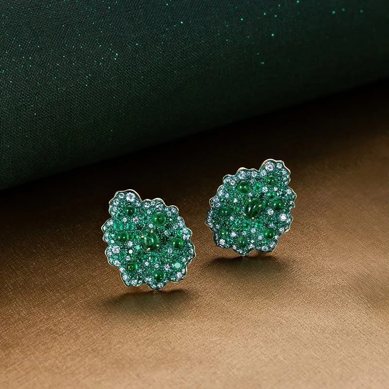 VANLELES-Fleur de Sable-18 karat-diamonds-emeralds-earrings-still.jpg