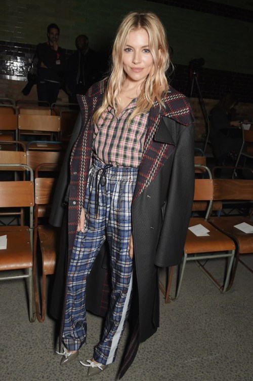 Sienna-Miller-at-the-Burberry-February-2018-show.jpg