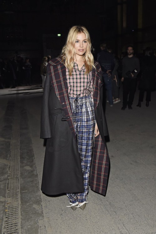 Sienna-Miller-wearing-Burberry-and-the-Burberry-February-2018-show_001.jpg