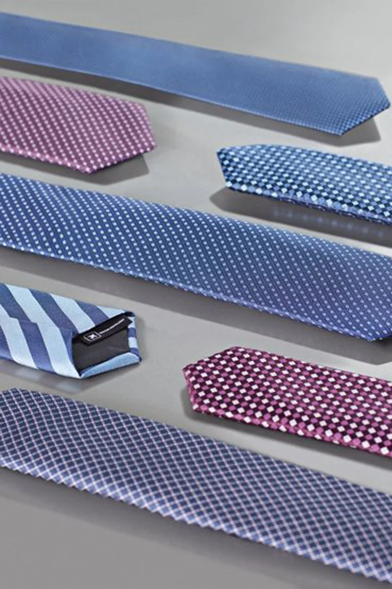 TIES A BOSS tie in finely woven pure silk provides an impeccable finishing touch to any tailored look. Whether you are looking for pattern, colour, or both, we have a tie for you.