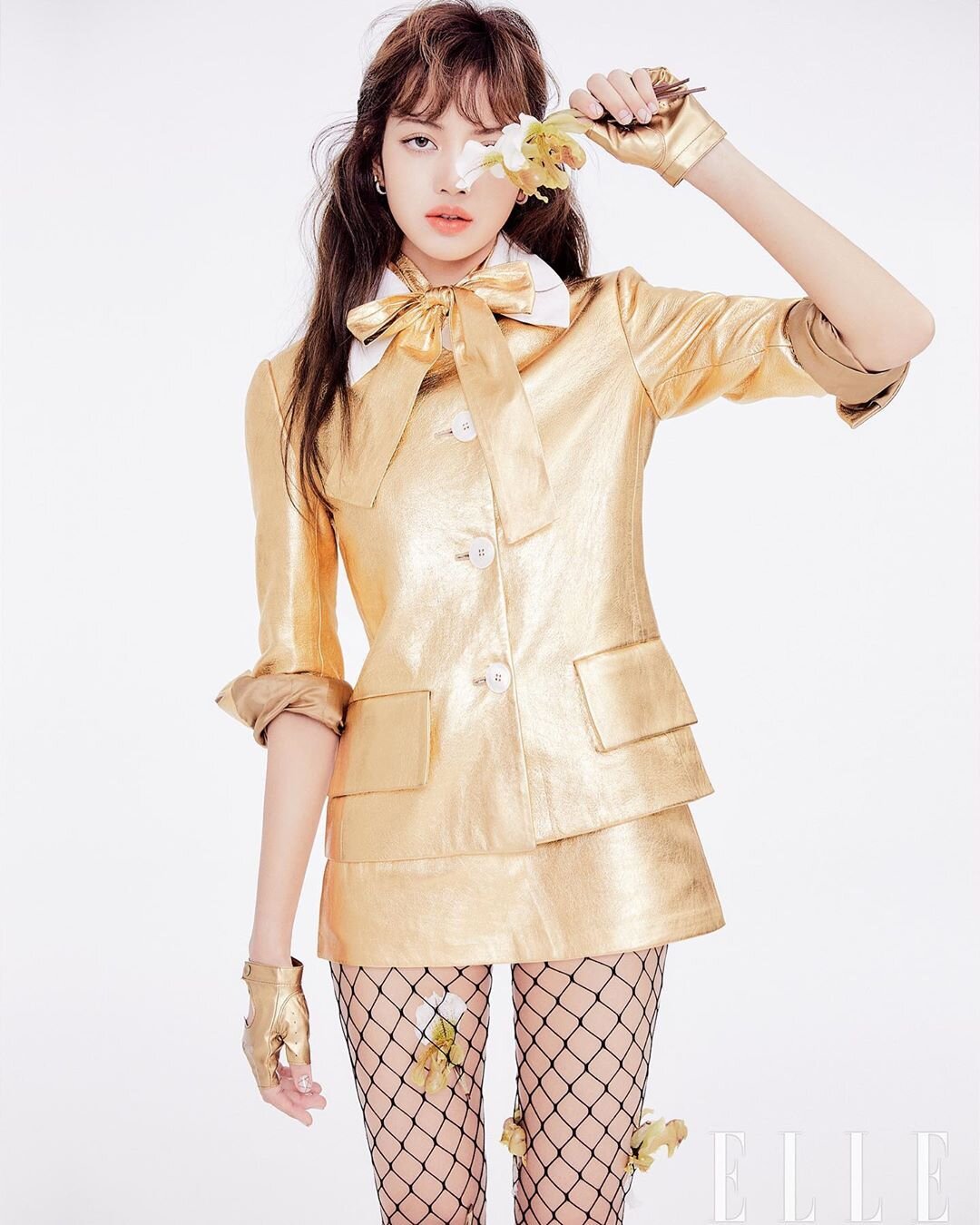 Lisa in Elle Korea Feb 2020 (1).jpg