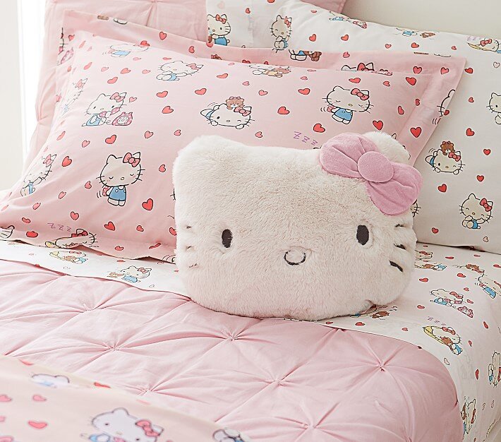 hello-kitty-shaped-pillow-o.jpg