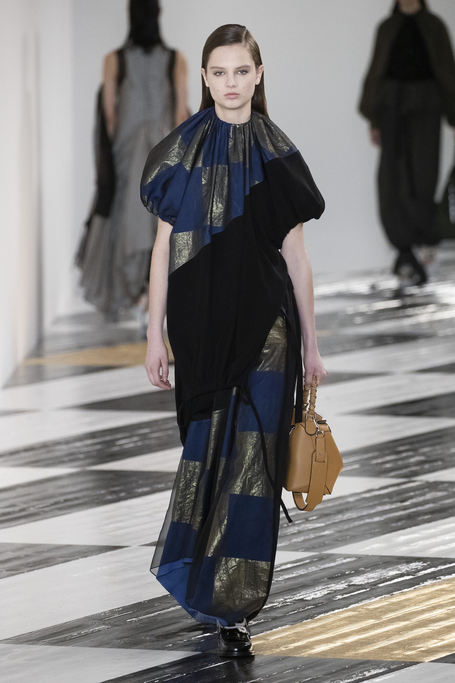 Loewe Women's Fall Winter 2020 Collection — SSI Life
