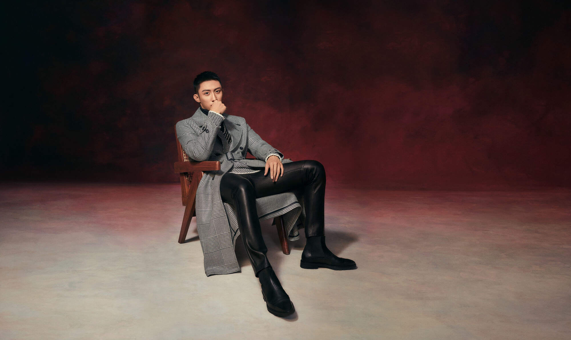 BALLY AW21 CAMPAIGN FEATURING JOHNNY HUANG (4)_Online.jpg