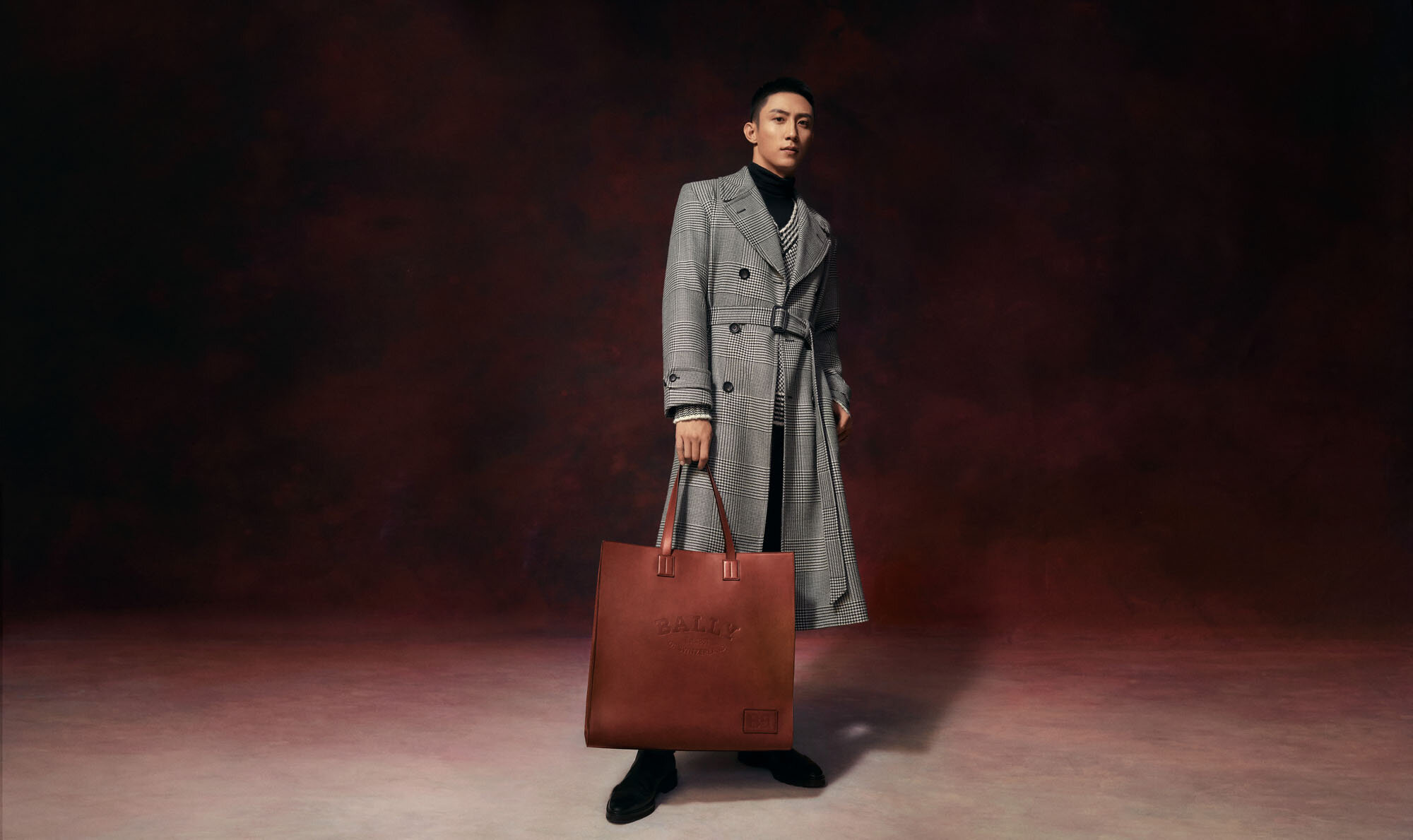 BALLY AW21 CAMPAIGN FEATURING JOHNNY HUANG (5)_Online.jpg