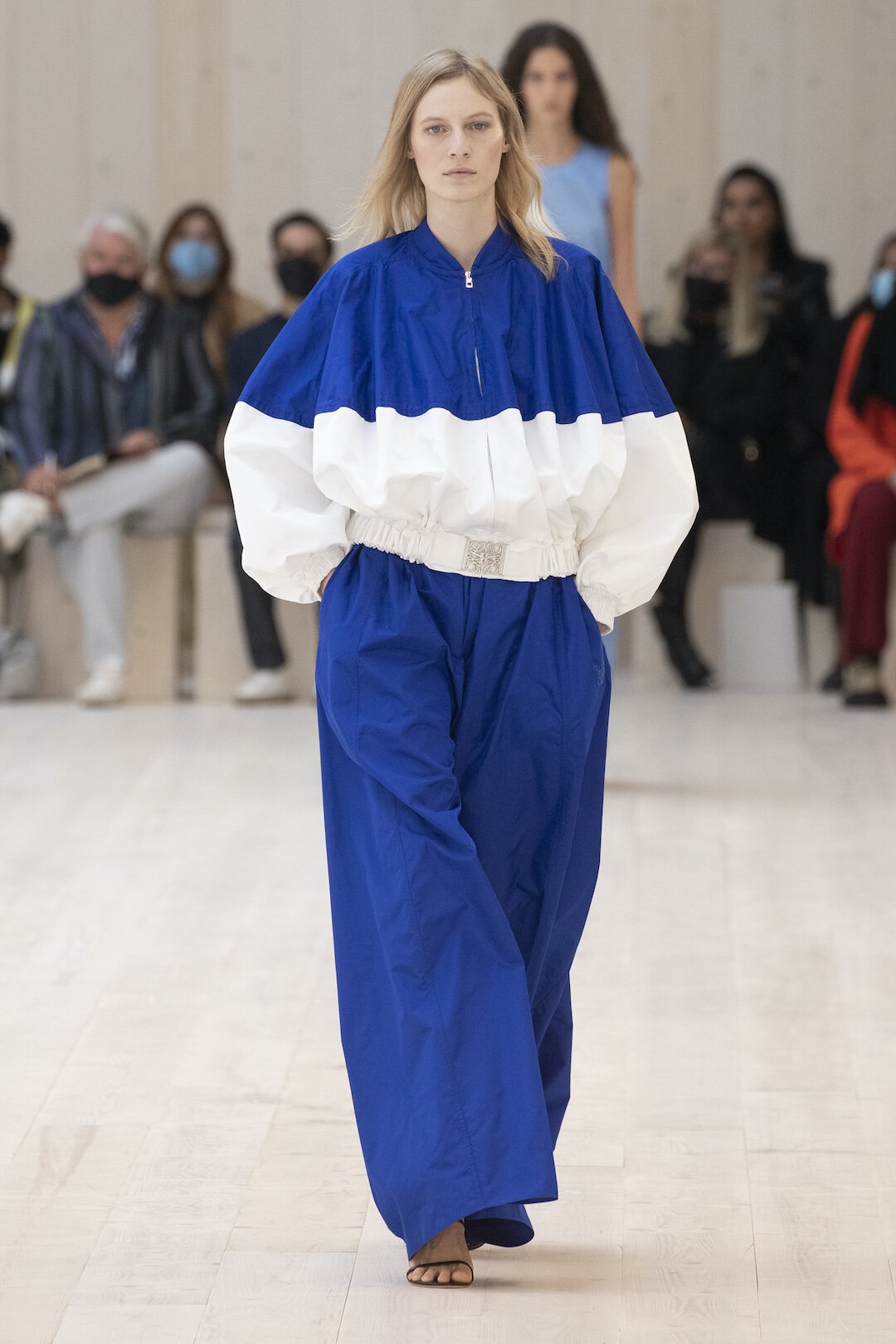 LOEWE_SS22_28_FRONT.jpg