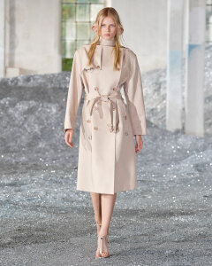 Burberry Spring_Summer 2022 Womenswear Presentation Collection - Look 1 - Paula.jpg