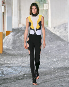 Burberry Spring_Summer 2022 Womenswear Presentation Collection - Look 24 - Rachelle.jpg