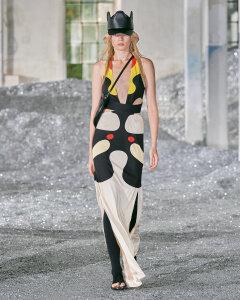 Burberry Spring_Summer 2022 Womenswear Presentation Collection - Look 50 - Paula.jpg