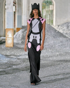 Burberry Spring_Summer 2022 Womenswear Presentation Collection - Look 52 - Mona.jpg