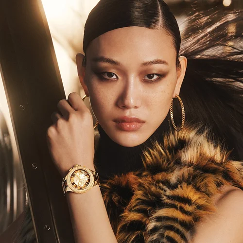 Jet Set Luxury Is The Focus Of New Fall 2022 Michael Michael  display picture 3