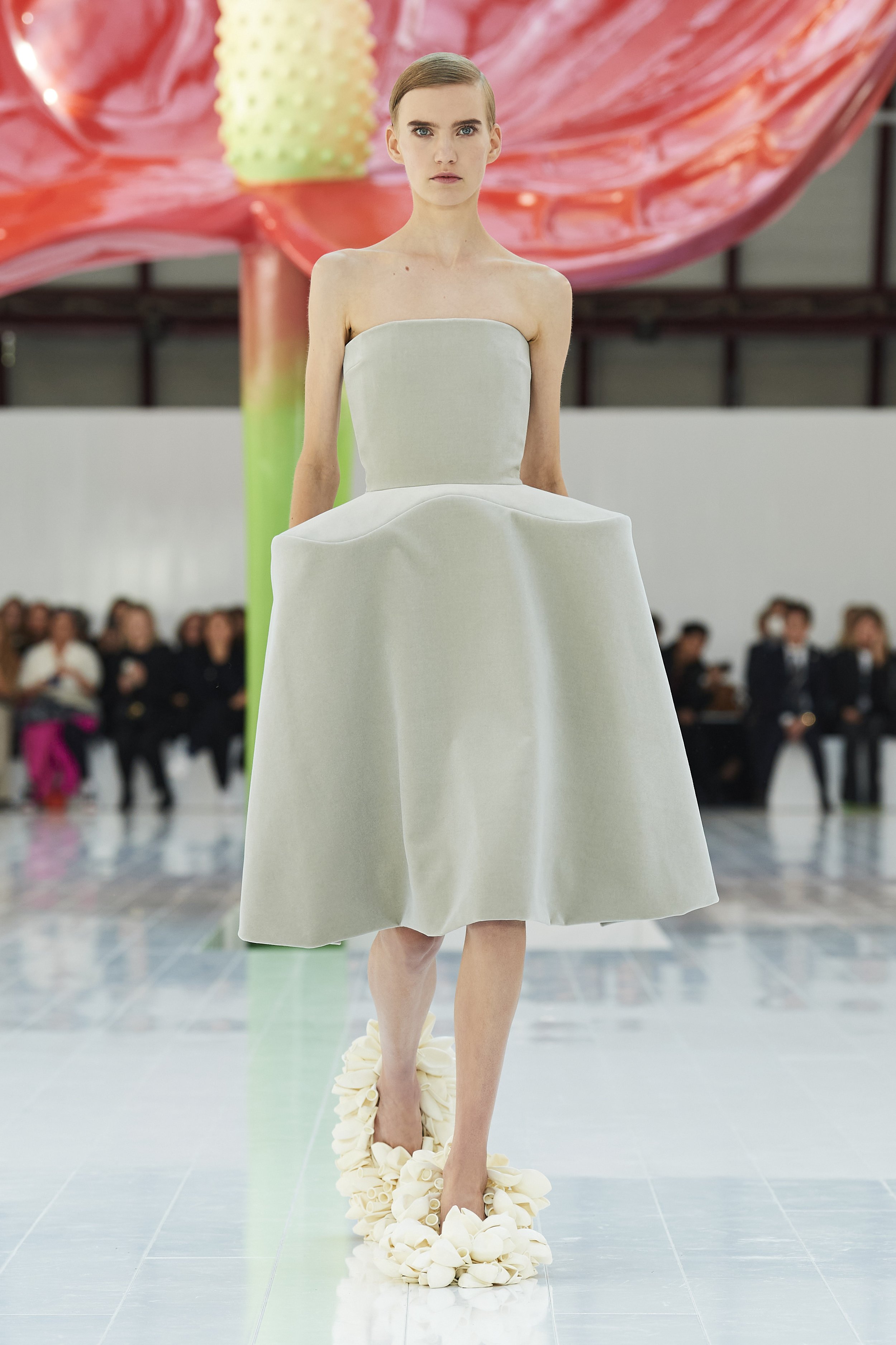 LOEWE_SS23_ WW _SHOW_RUNWAY_LOOK_3_FRONT_RGB_CROPPED_2732x4098_03.JPG