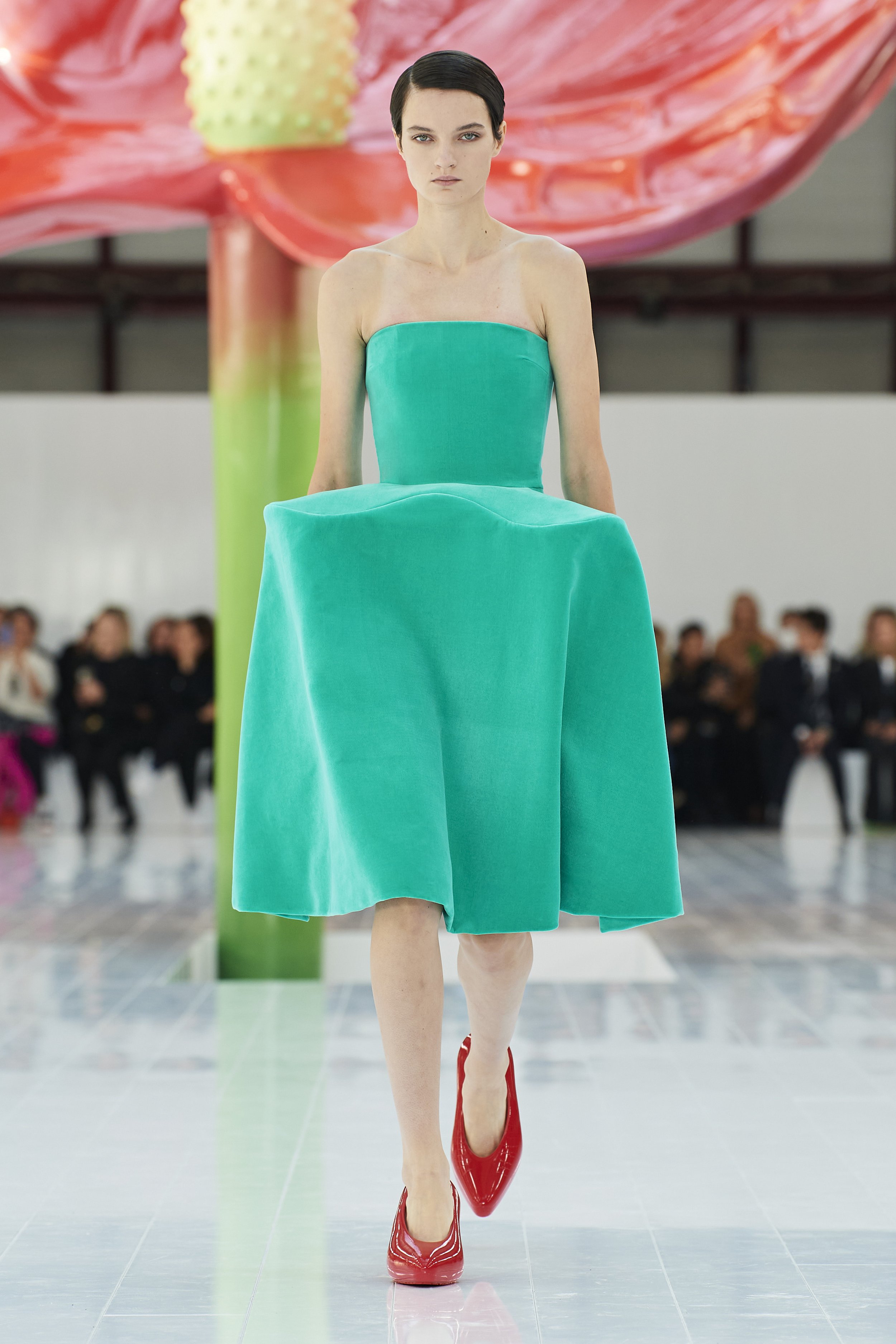 LOEWE_SS23_ WW _SHOW_RUNWAY_LOOK_5_FRONT_RGB_CROPPED_2732x4098_05.JPG