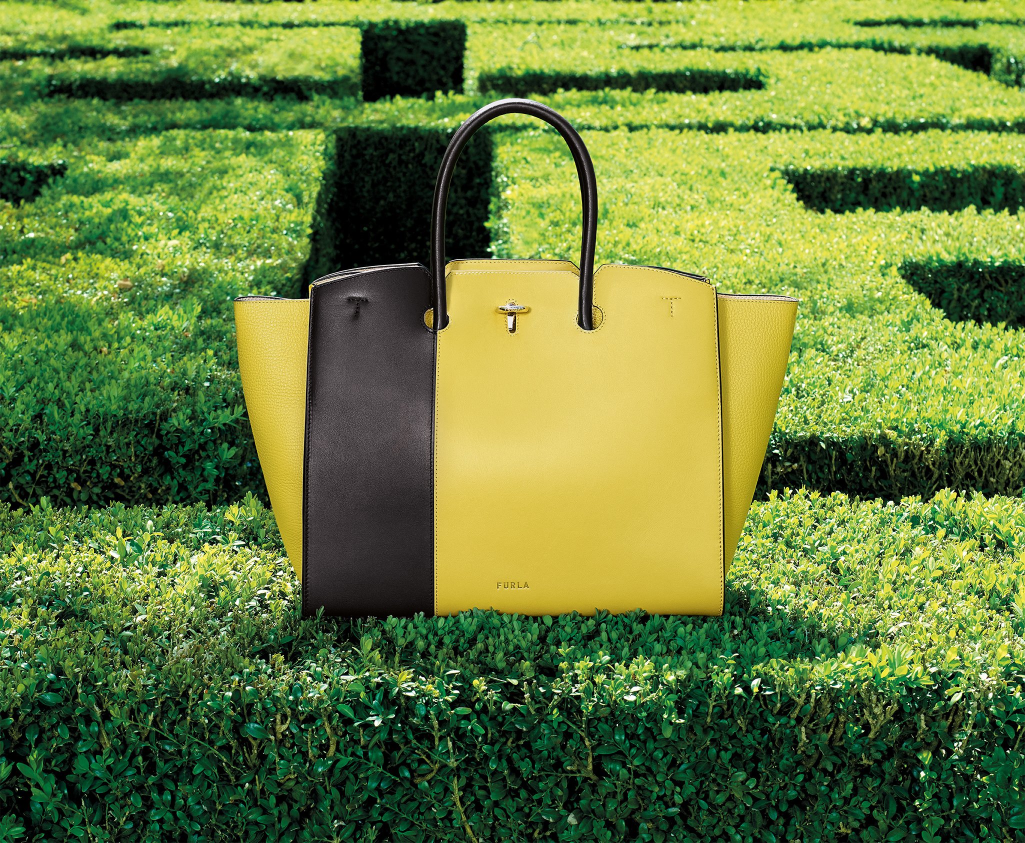Furla Introduces The Fall/Winter 2023 Advertising Campaign Starring ...