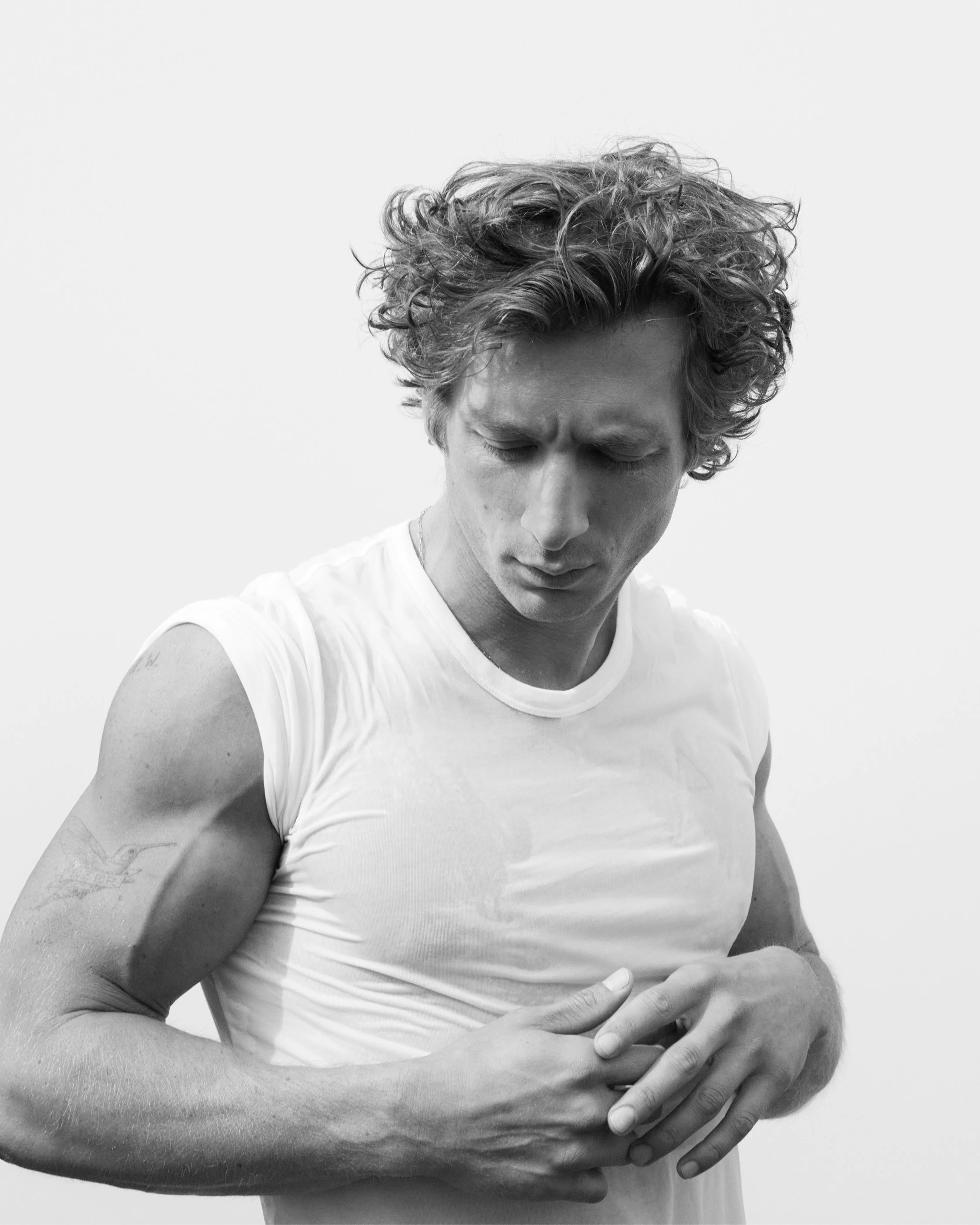 Calvin Klein Unveils Spring 24 Campaign Starring Jeremy Allen White ...
