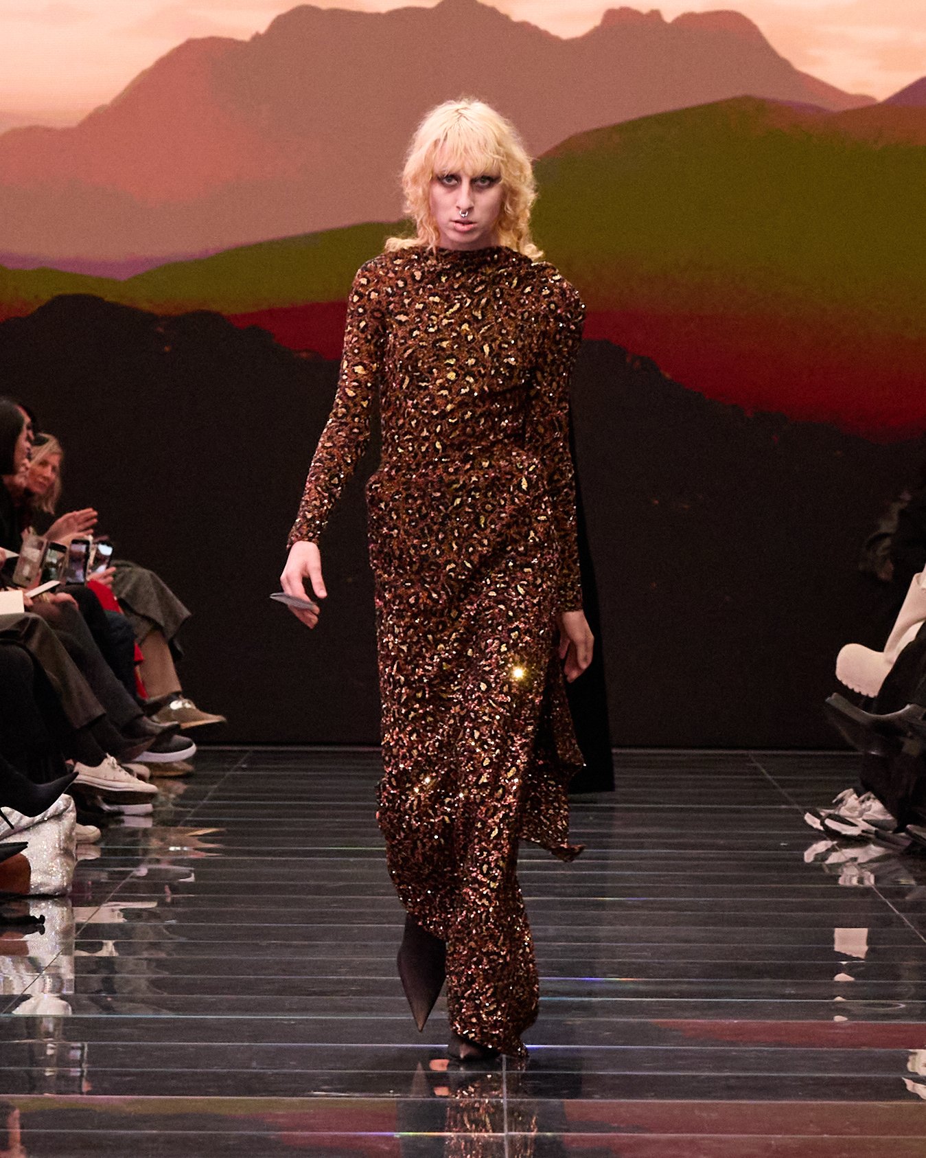 BALENCIAGA WINTER 24 LOOK 1_RAIN BONNAIRE.jpg