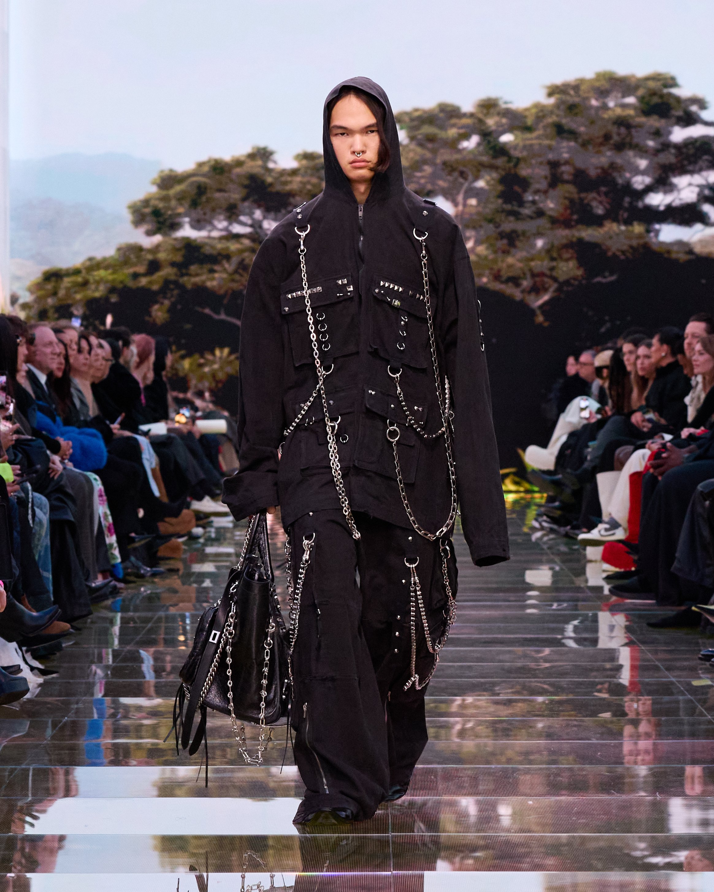 BALENCIAGA WINTER 24 LOOK 29_HOSHI.jpg