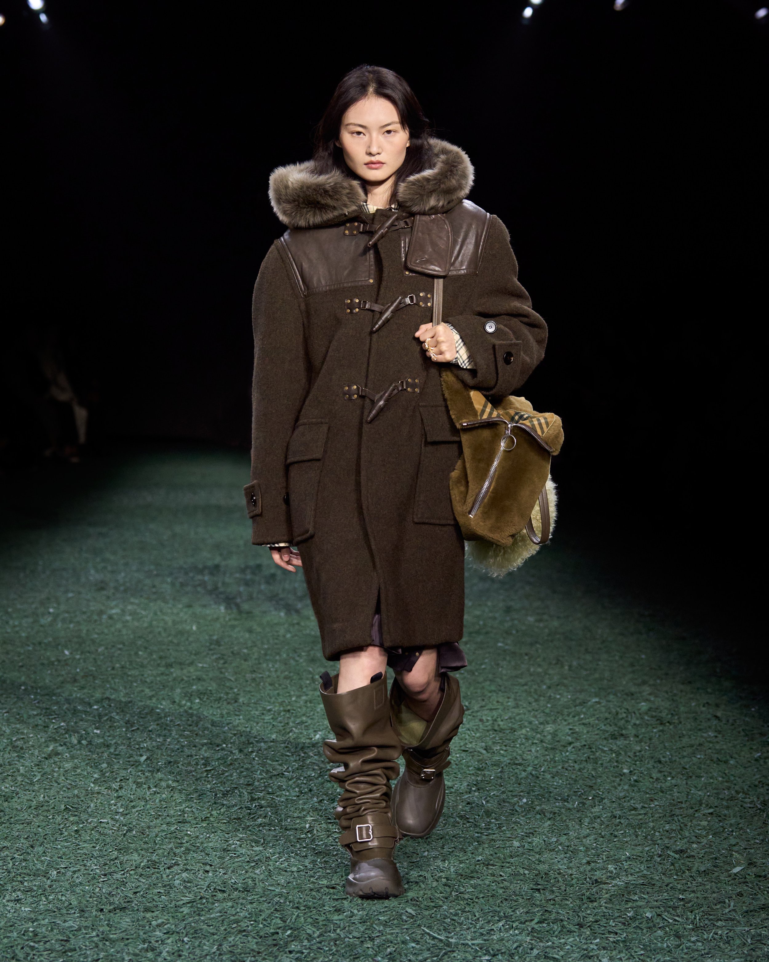 Burberry Winter 2024 Show - Look 4.jpg