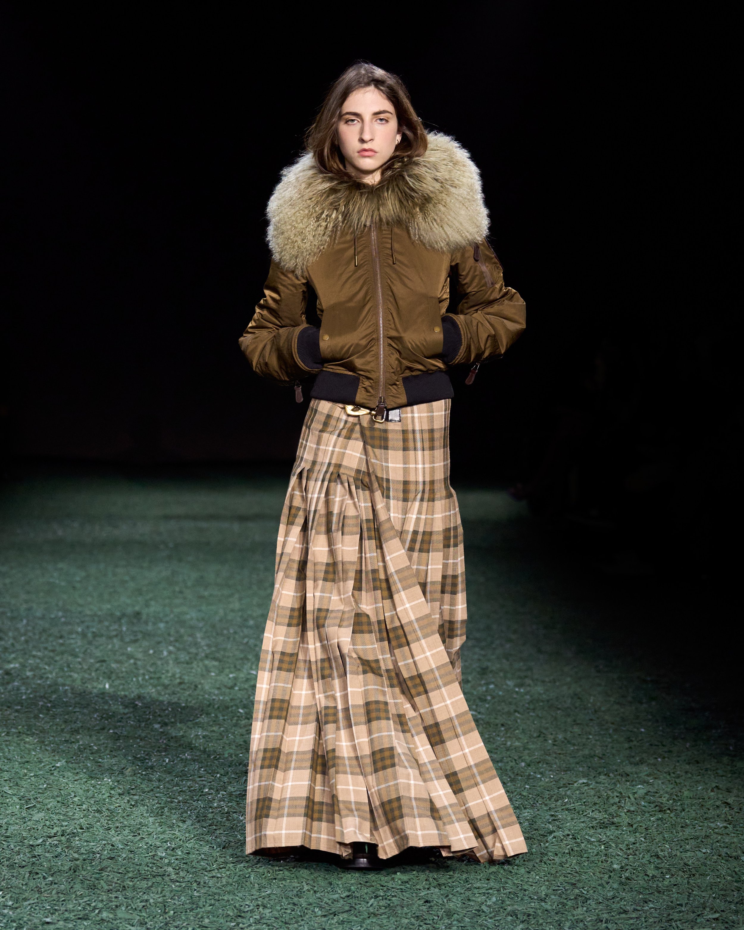 Burberry Winter 2024 Show - Look 23.jpg