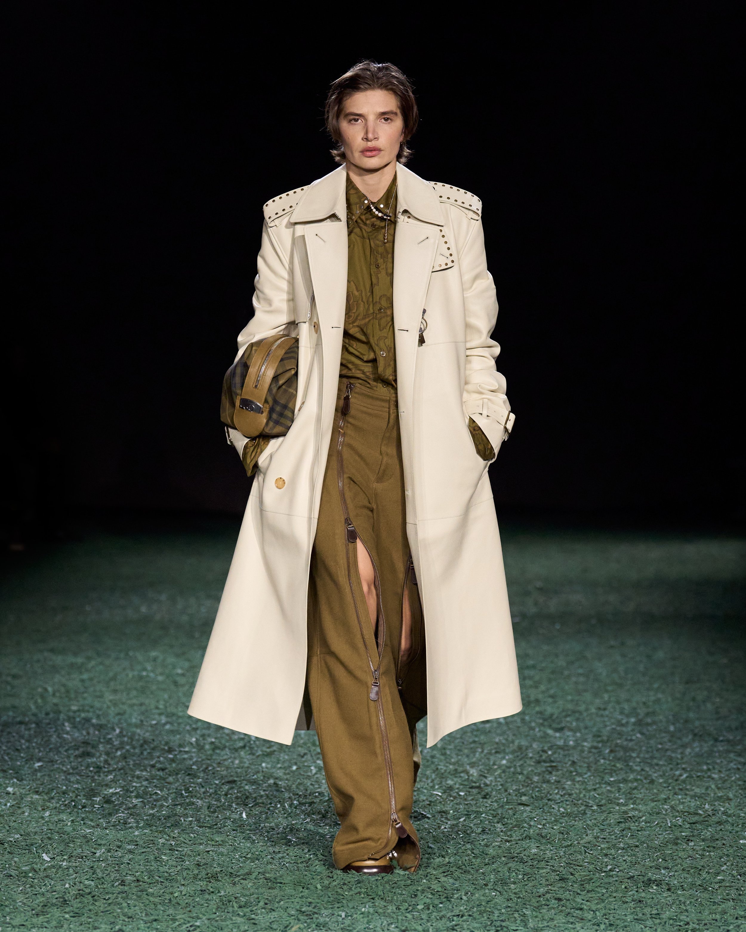 Burberry Winter 2024 Show - Look 24.jpg