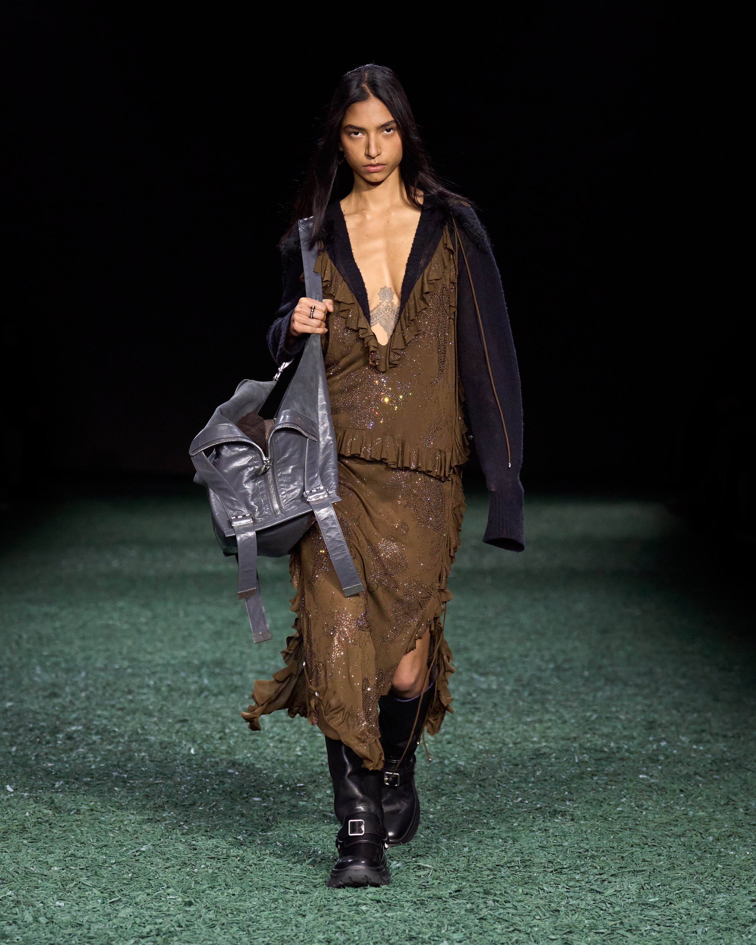 Burberry Winter 2024 Show - Look 29.jpg